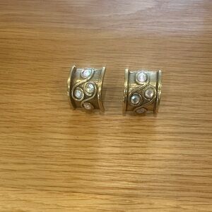 Gold with clear crystal like stones Clip-On costume jewelry 80’s Earrings